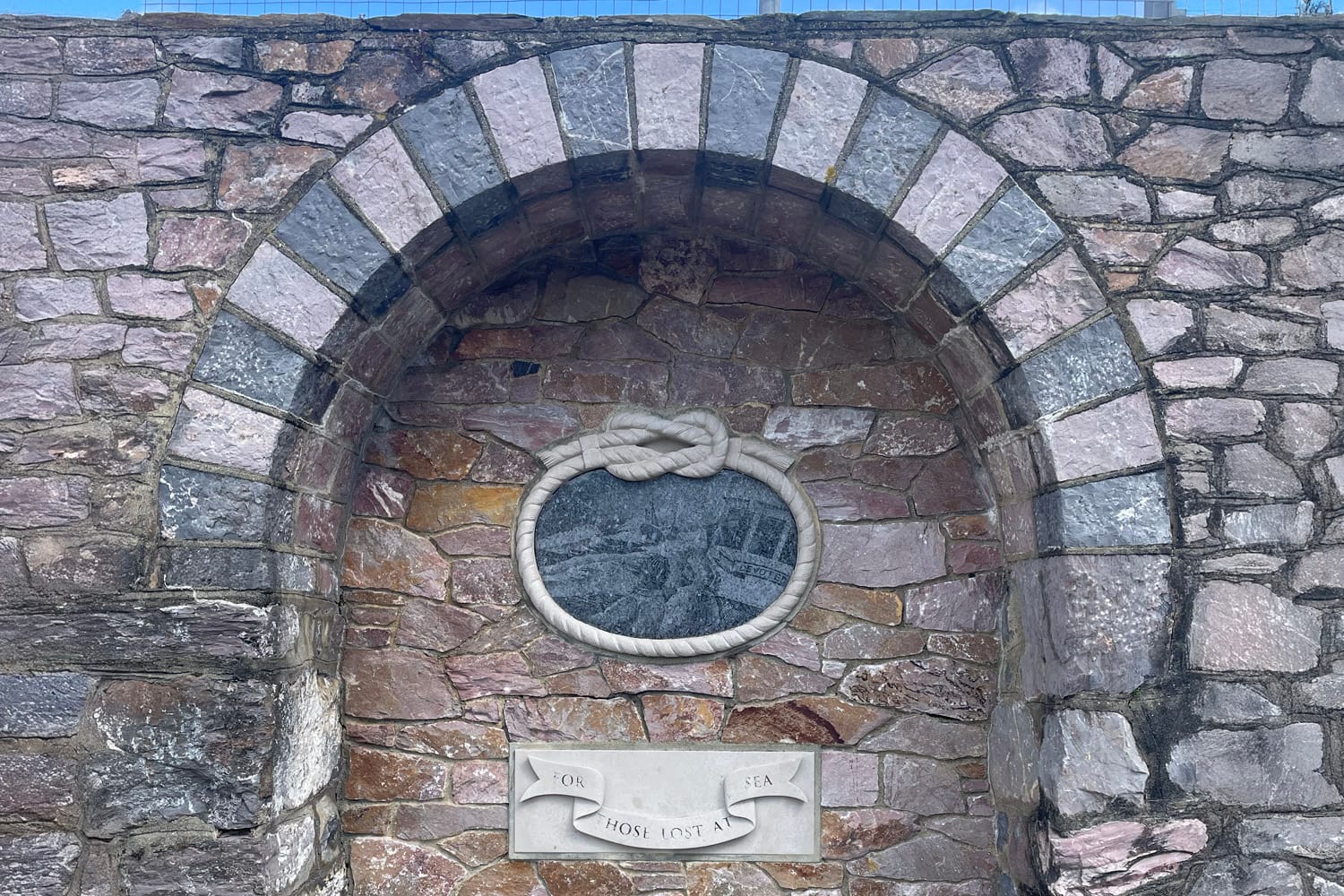 Brixham-Marina-View-brixham-guest-house-Brixham-memorial